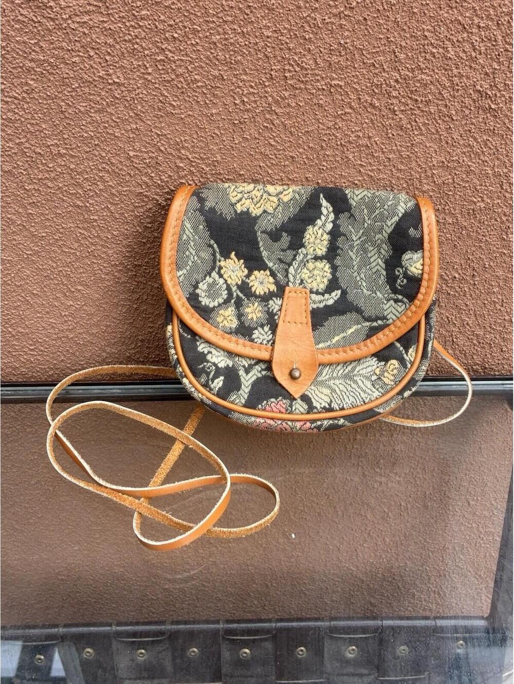 Vintage Milner & Co Sleaford England Tapestry Floral Crossbody Bag Cottagecore
